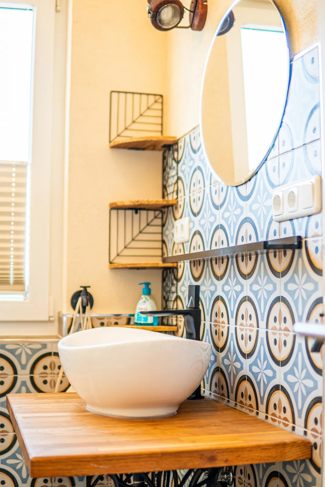 Bathroom washbasin